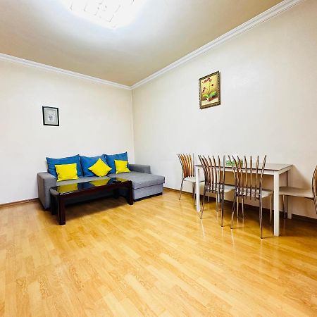City Center Apartment On Sayat Nova Street Erevan Exterior foto