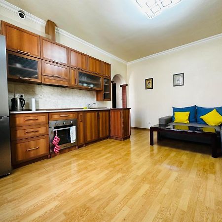 City Center Apartment On Sayat Nova Street Erevan Exterior foto