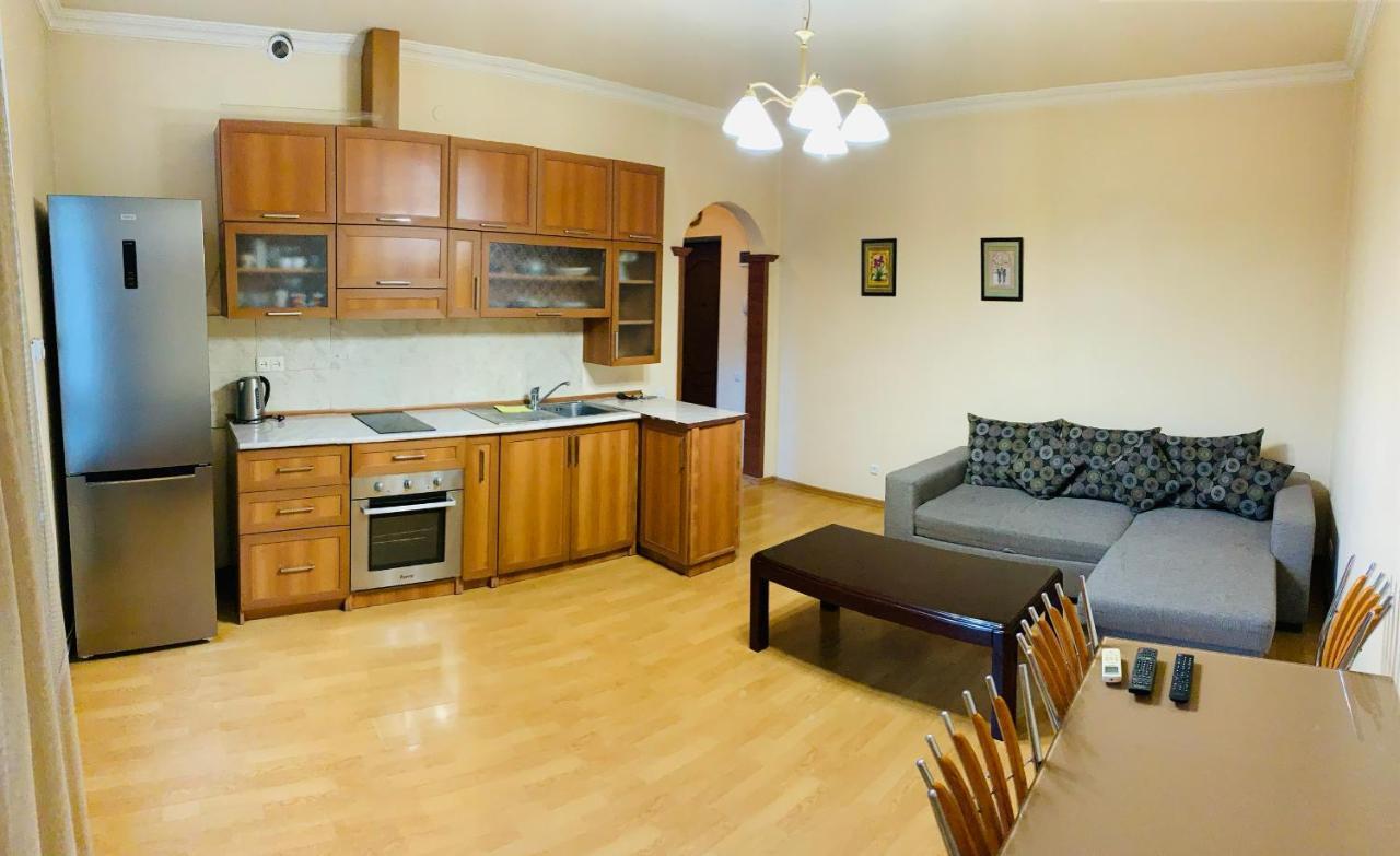 City Center Apartment On Sayat Nova Street Erevan Exterior foto