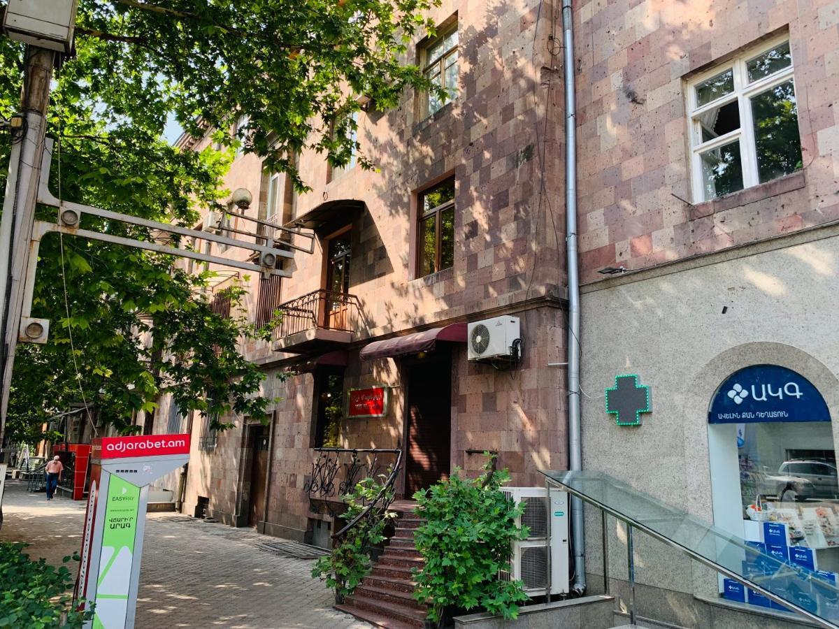 City Center Apartment On Sayat Nova Street Erevan Exterior foto