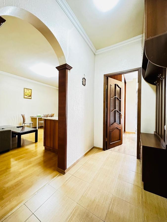 City Center Apartment On Sayat Nova Street Erevan Exterior foto